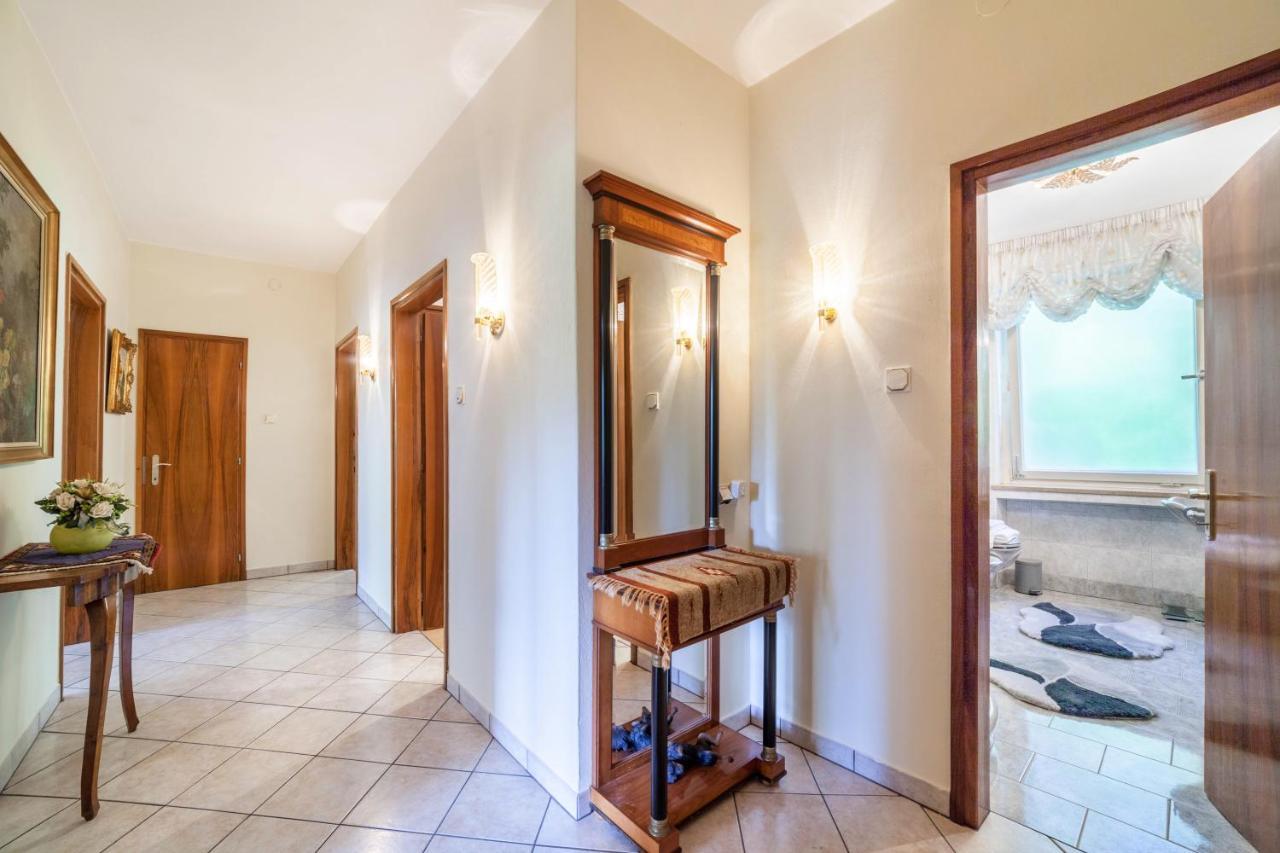 Villa Coris Ferienwohnung Magnolia Merano Esterno foto